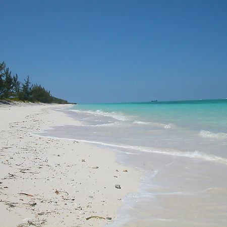 Hollywood Beach Suites Turks And Caicos Whitby Faciliteiten foto