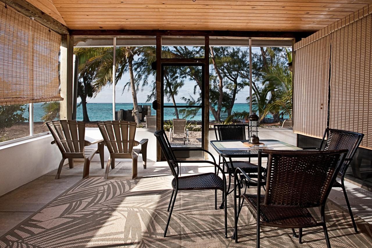 Hollywood Beach Suites Turks And Caicos Whitby Restaurant foto